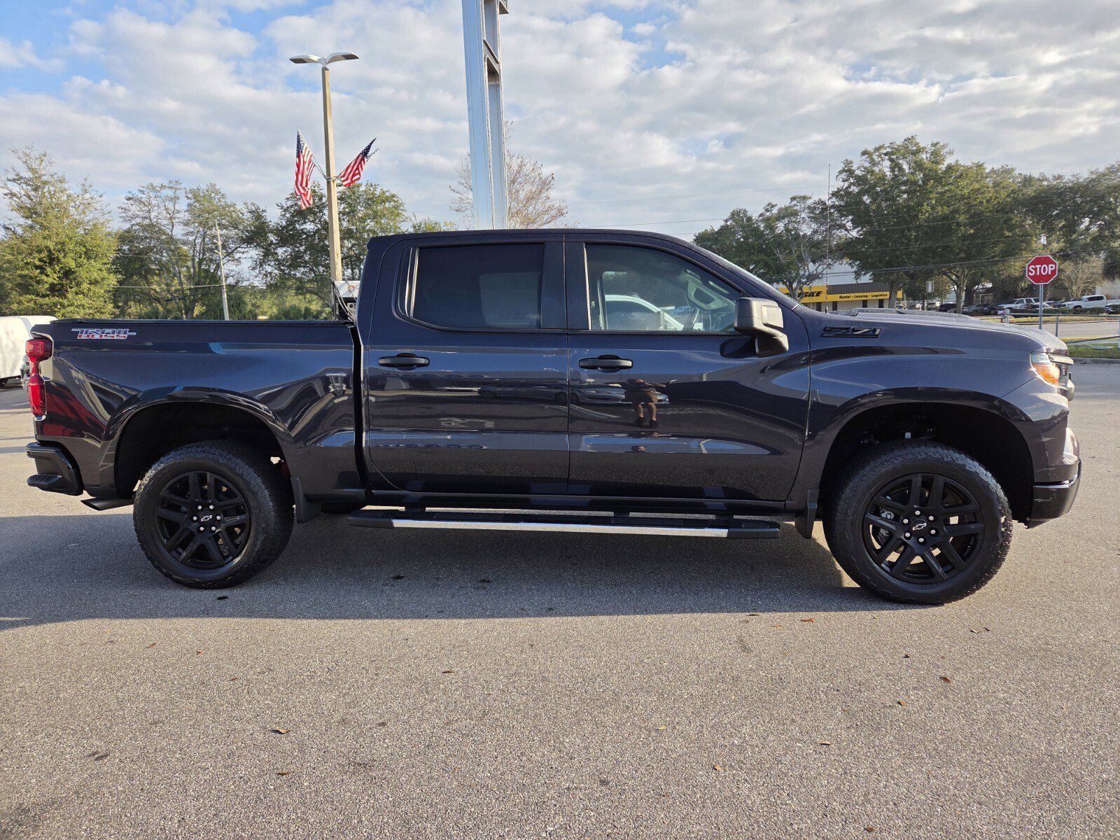 Used 2024 Chevrolet Silverado 1500 Custom Trail Boss w/ LPO, Dark Essentials Package image 7