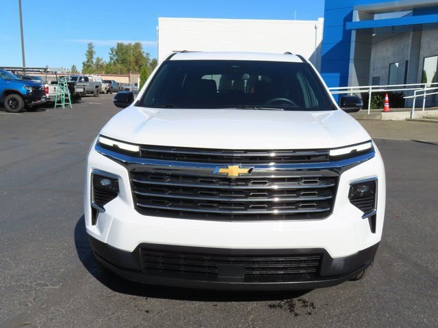 Used 2025 Chevrolet Traverse LT AWD/4WD image 2