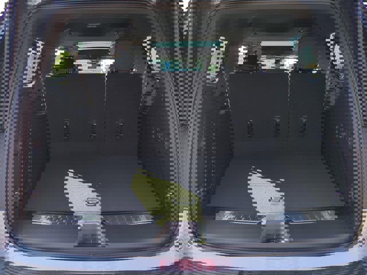 New 2026 Chevrolet Suburban Premier w/ Sun And Tow Package image 19