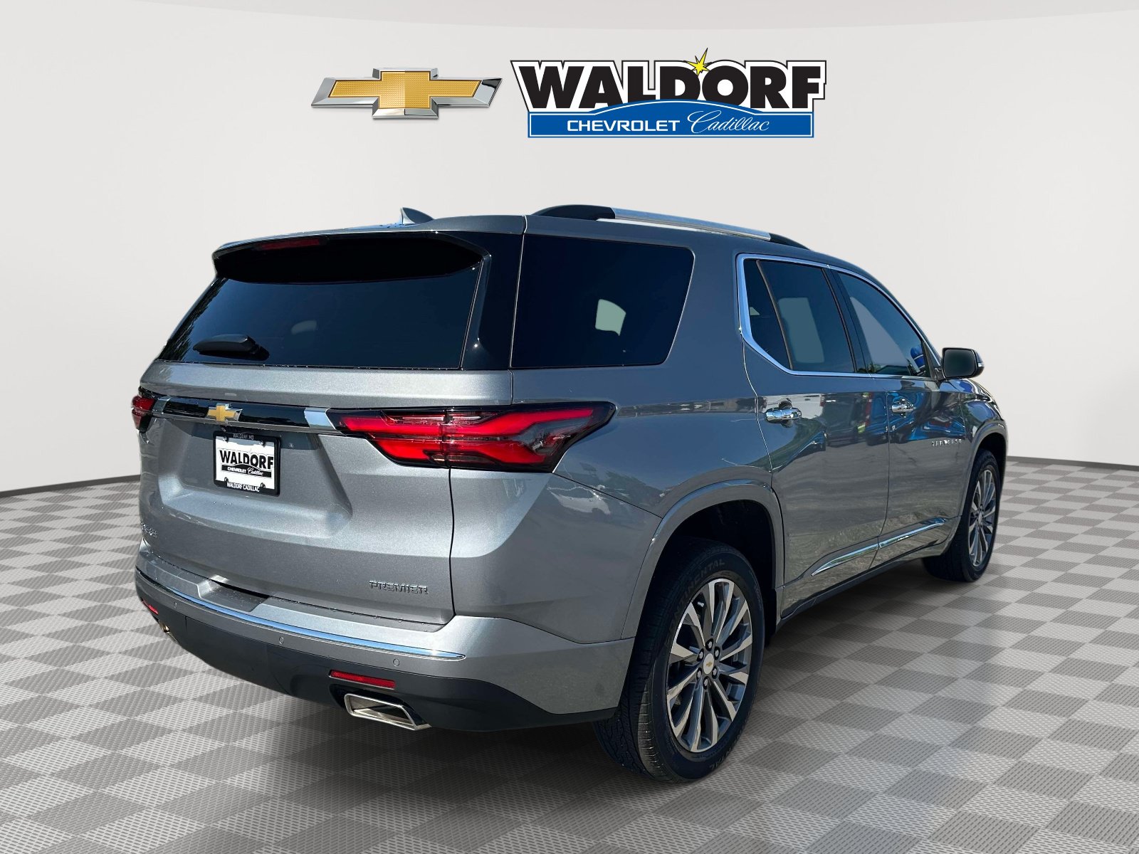 Used 2023 Chevrolet Traverse Premier w/ LPO, Floor Liner Package FWD image 6