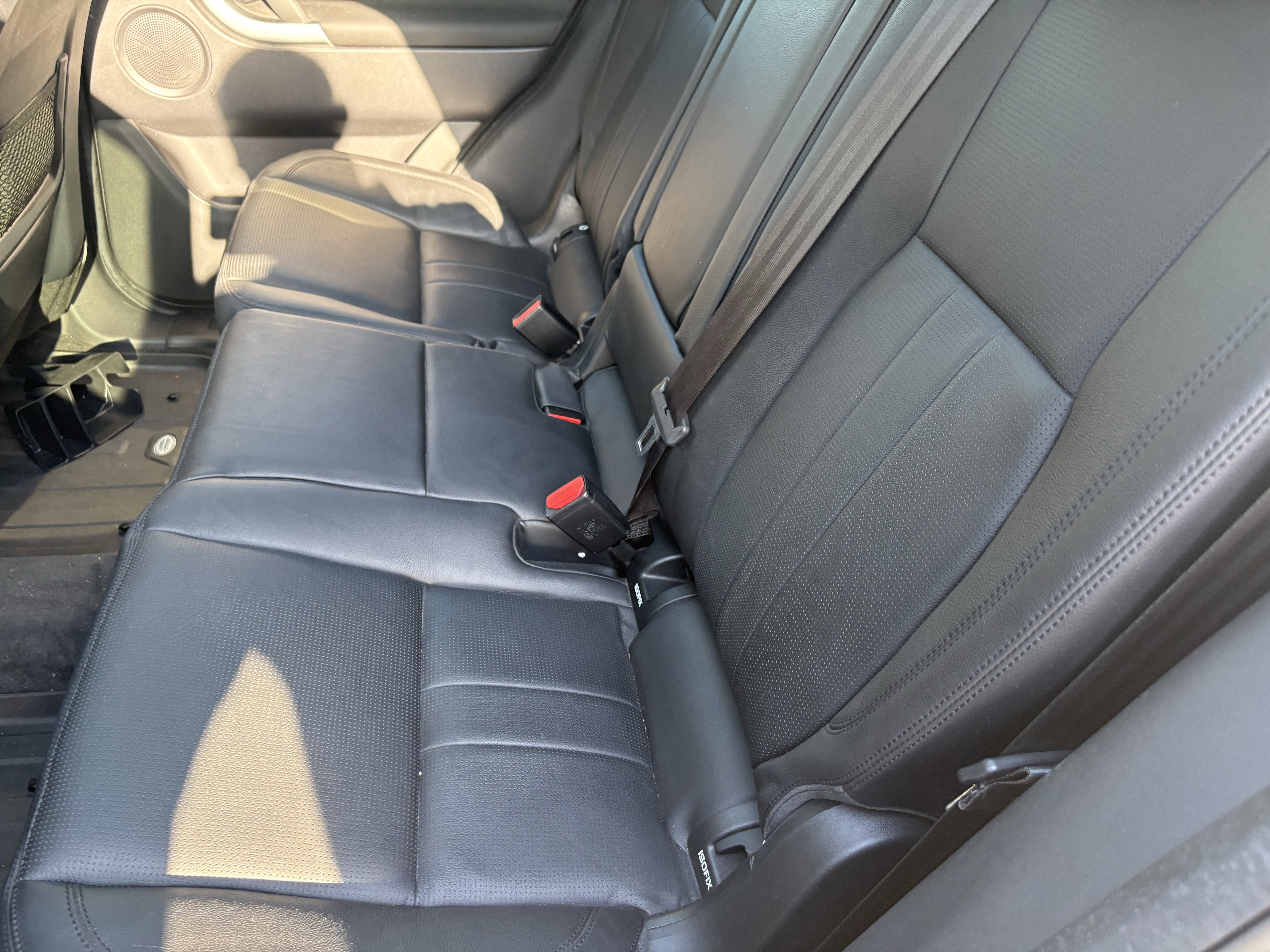 Used 2019 Land Rover Discovery Sport HSE AWD/4WD image 9
