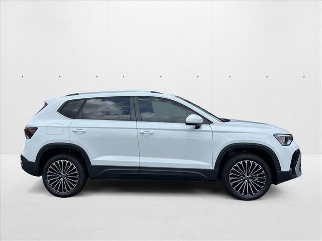 New 2025 Volkswagen Taos SE image 4
