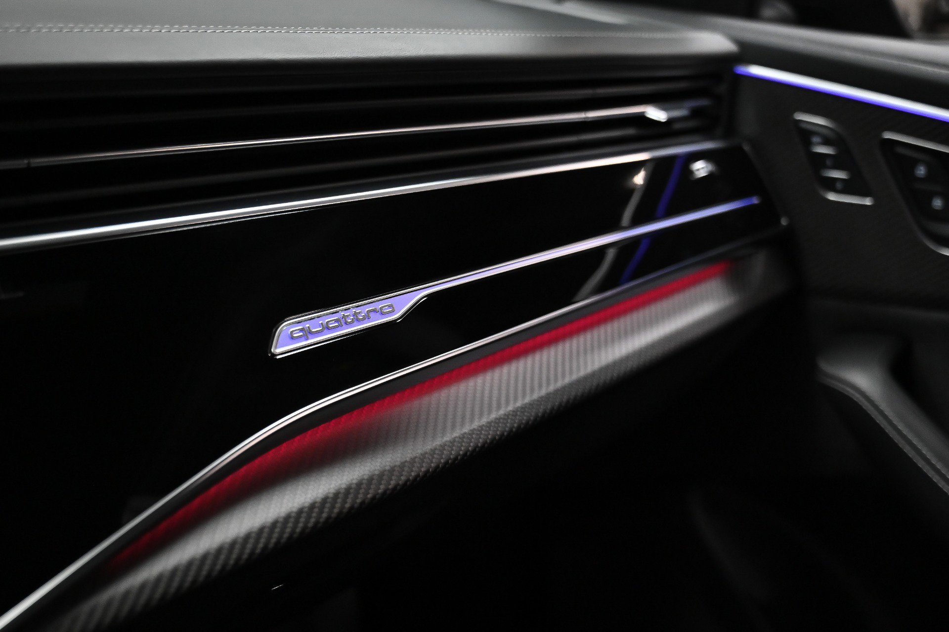 Used 2021 Audi RS Q8 w/ Carbon Optic Package image 40