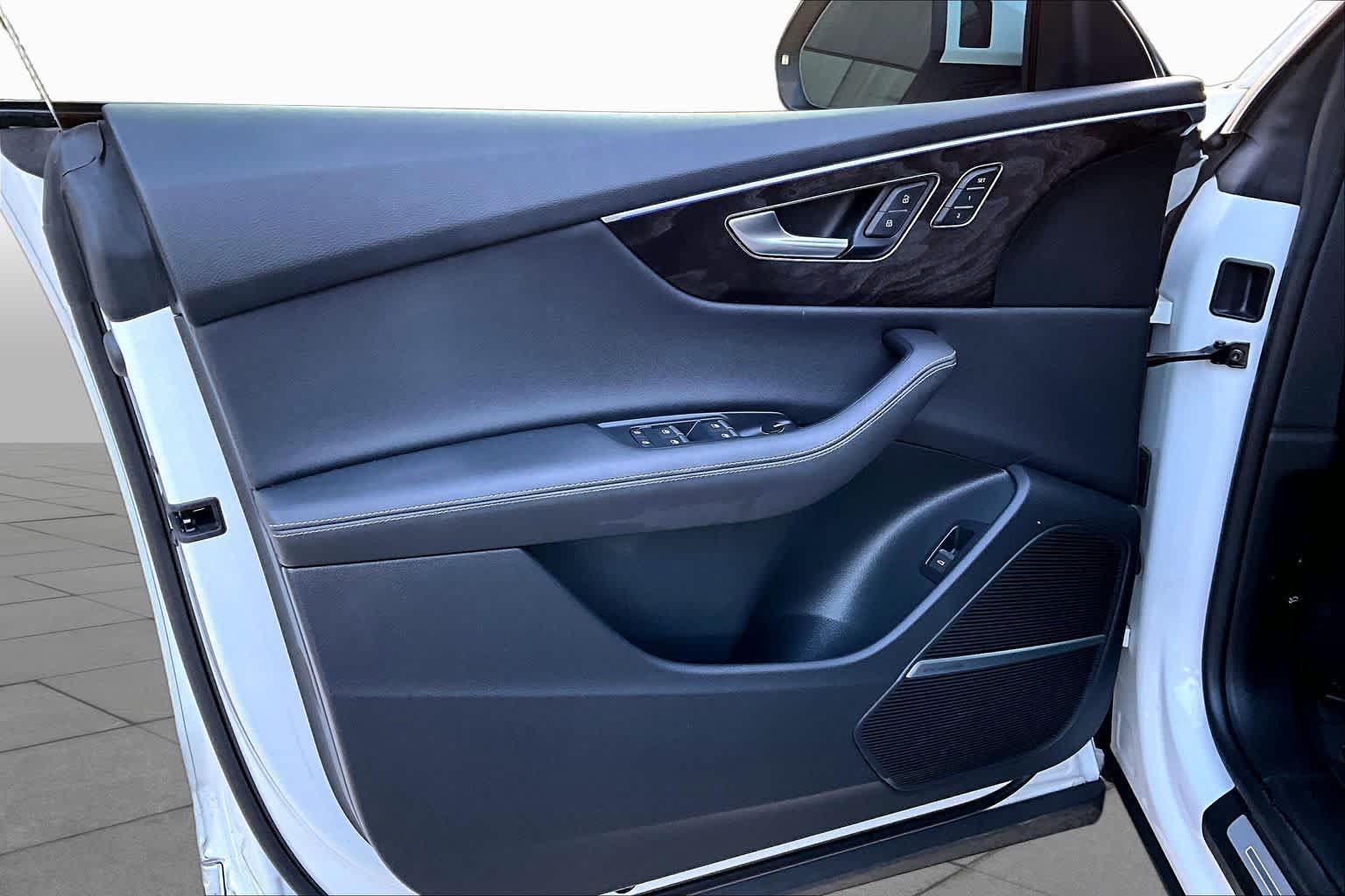 Certified 2023 Audi Q8 Premium Plus AWD/4WD image 22