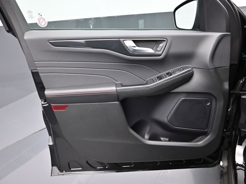 Used 2024 Ford Escape ST-Line image 30