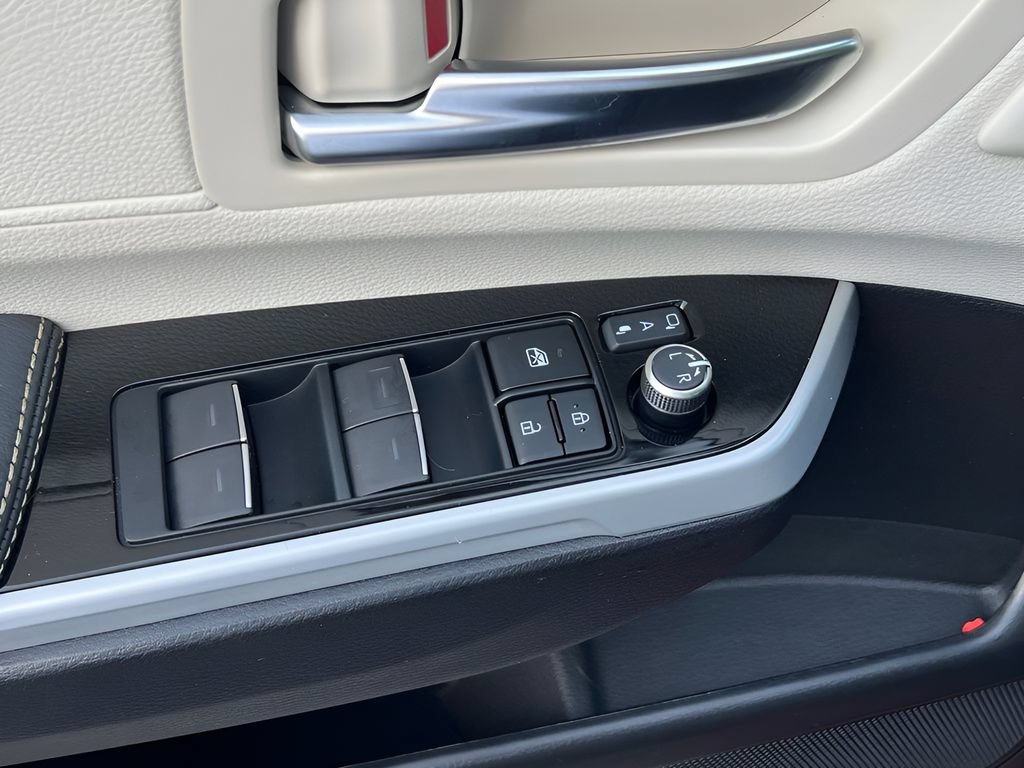 Certified 2026 Toyota Sienna Limited FWD image 12