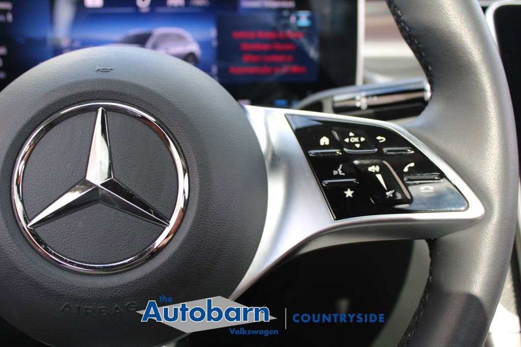 Used 2025 Mercedes-Benz GLC 300 4MATIC image 12