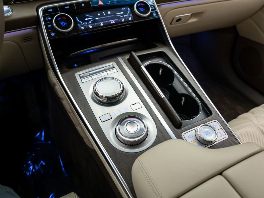 Used 2024 Genesis GV80 3.5T w/ Prestige Package image 28