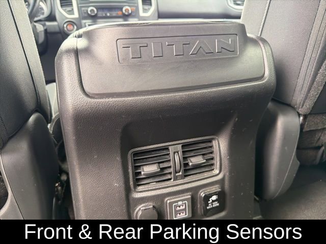 Used 2019 Nissan Titan SV w/ SV Convenience Package AWD/4WD image 17