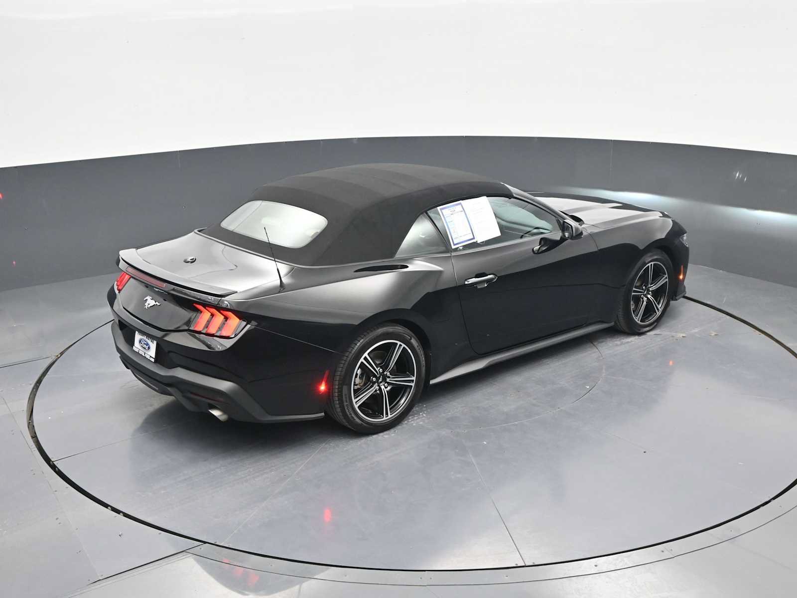 Used 2025 Ford Mustang Premium RWD image 32