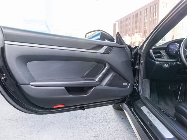 Used 2024 Porsche 911 Targa 4S w/ Premium Package image 27