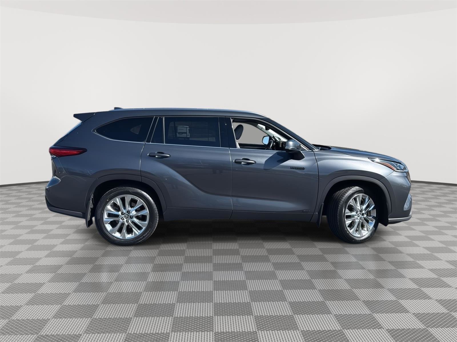 Used 2021 Toyota Highlander Limited AWD/4WD image 9
