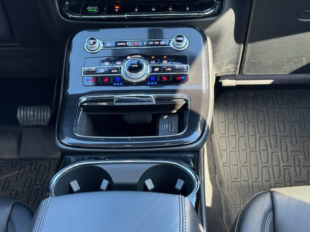 Used 2022 Lincoln Nautilus Reserve image 15