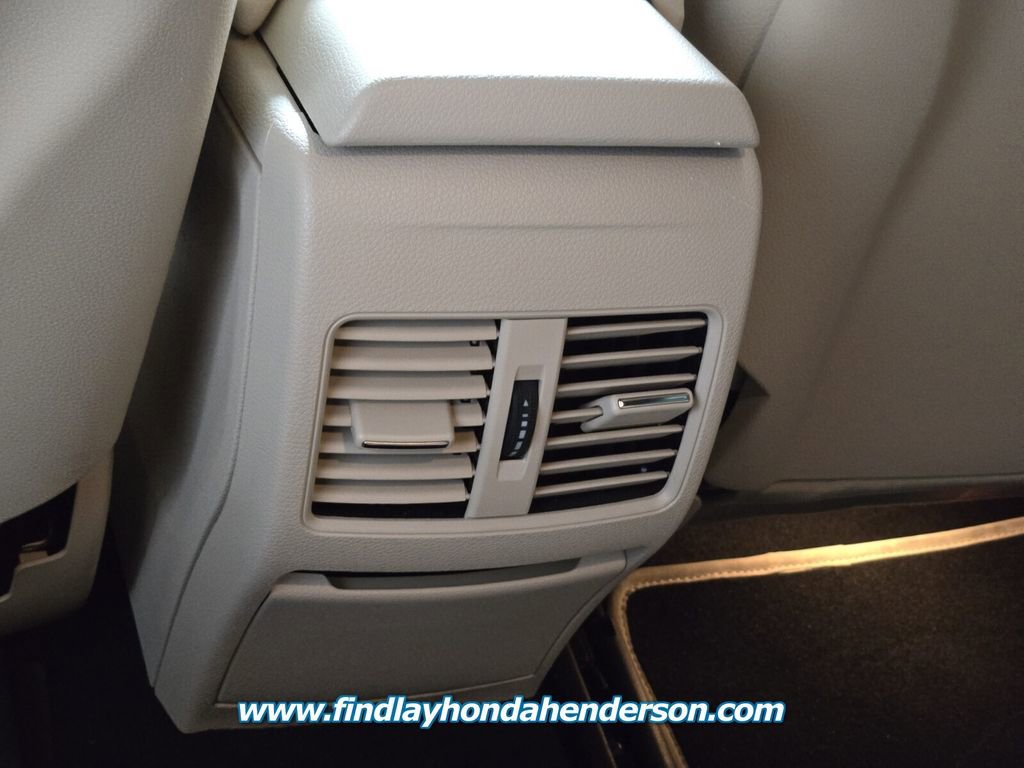 Used 2019 Mercedes-Benz CLA 250 w/ Premium Package image 18