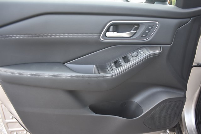 New 2026 Nissan Rogue Platinum w/ Platinum Premium Package AWD/4WD image 11