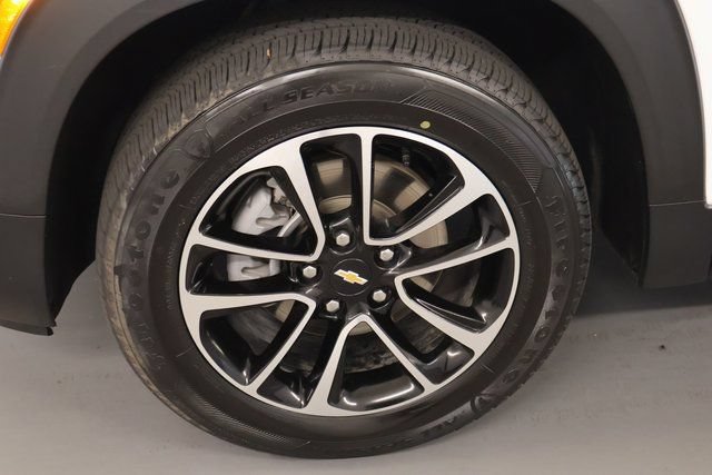 Used 2025 Chevrolet TrailBlazer LT AWD/4WD image 7