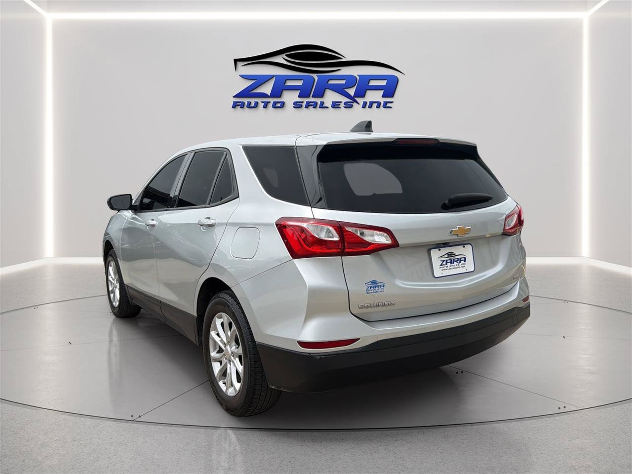 Used 2019 Chevrolet Equinox LS w/ LS Convenience Package AWD/4WD image 5