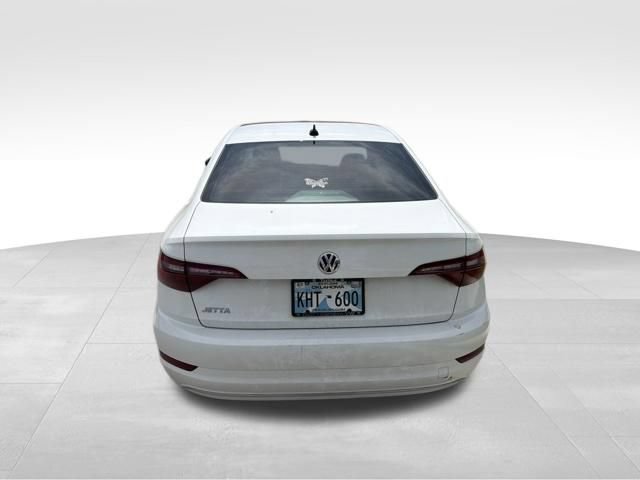 Used 2020 Volkswagen Jetta SE w/ SE Cold Weather Package FWD image 4