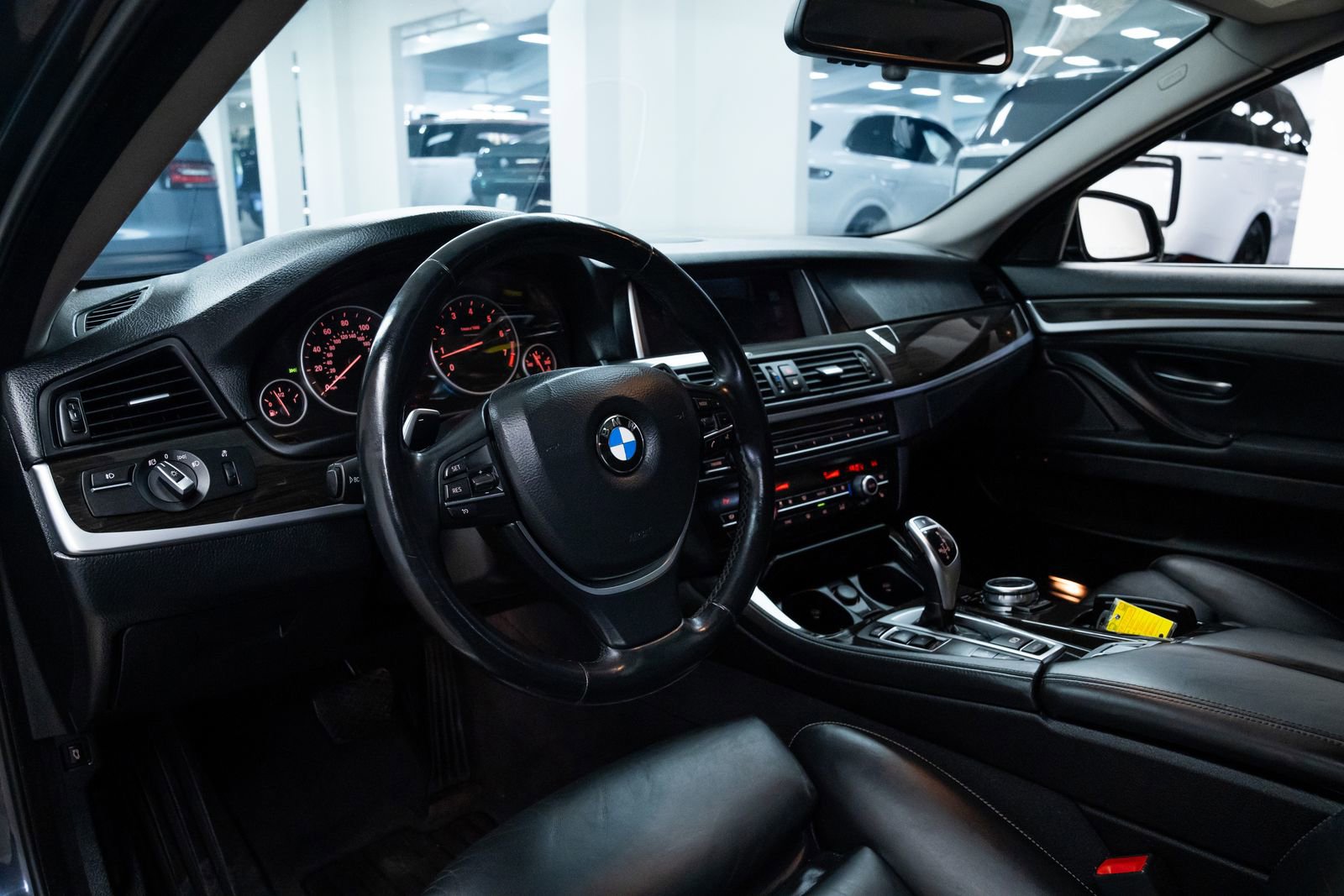 Used 2015 BMW 550i xDrive Sedan image 19