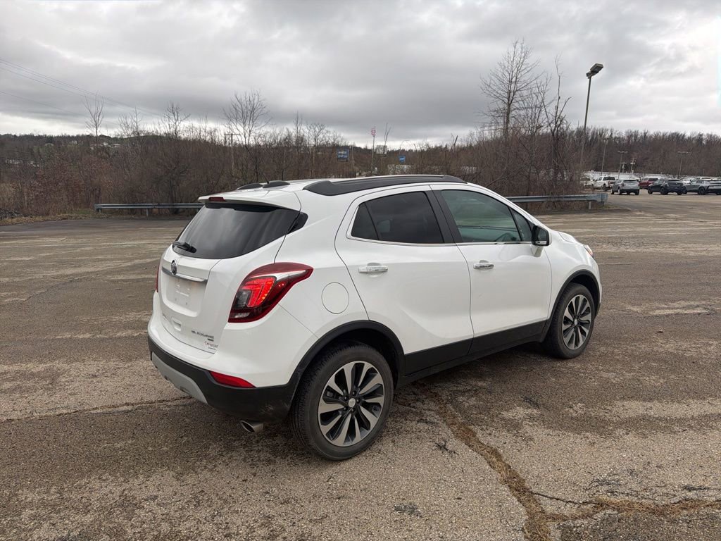 Used 2021 Buick Encore Preferred image 3