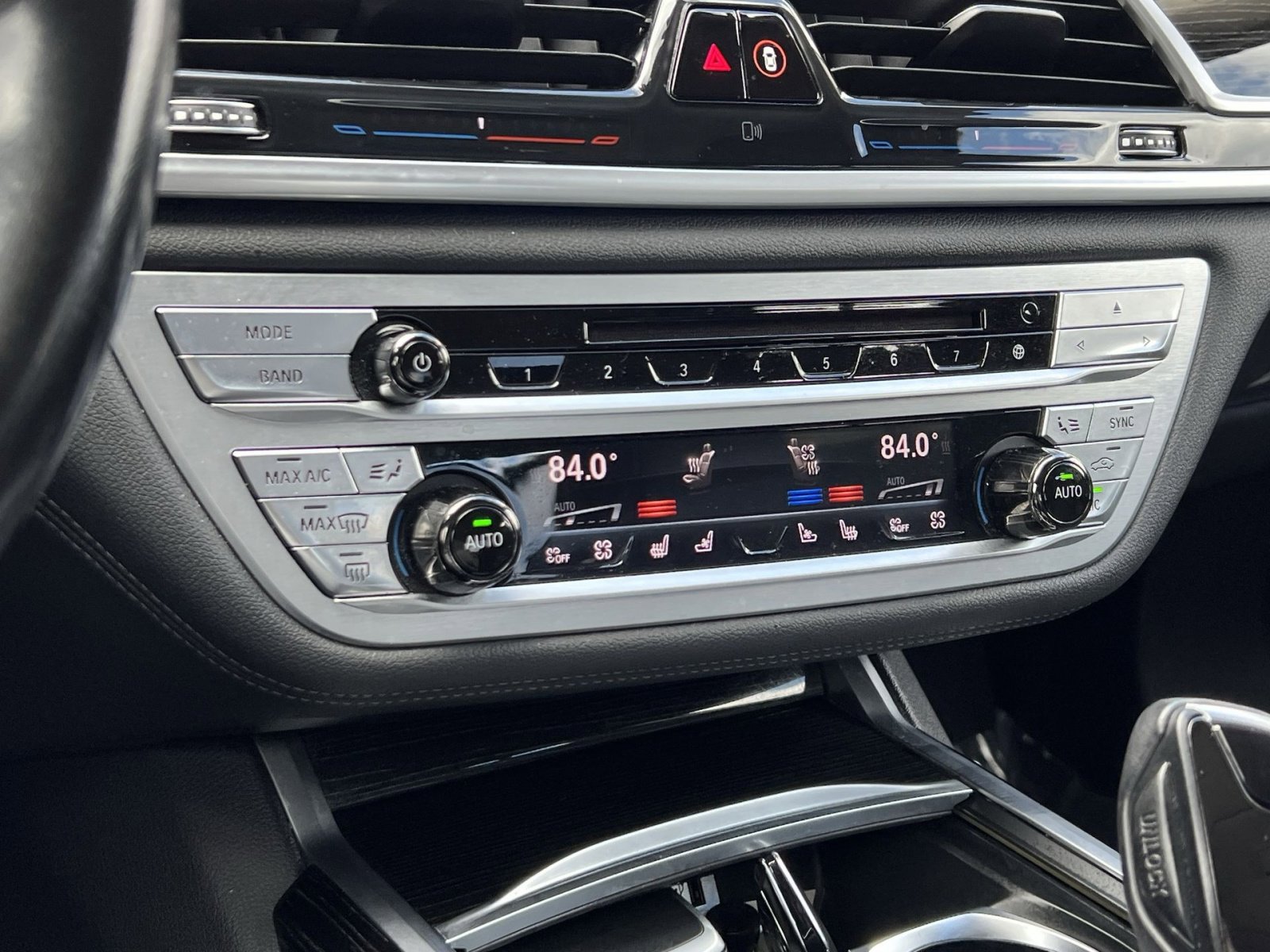 Used 2017 BMW 740i xDrive image 19