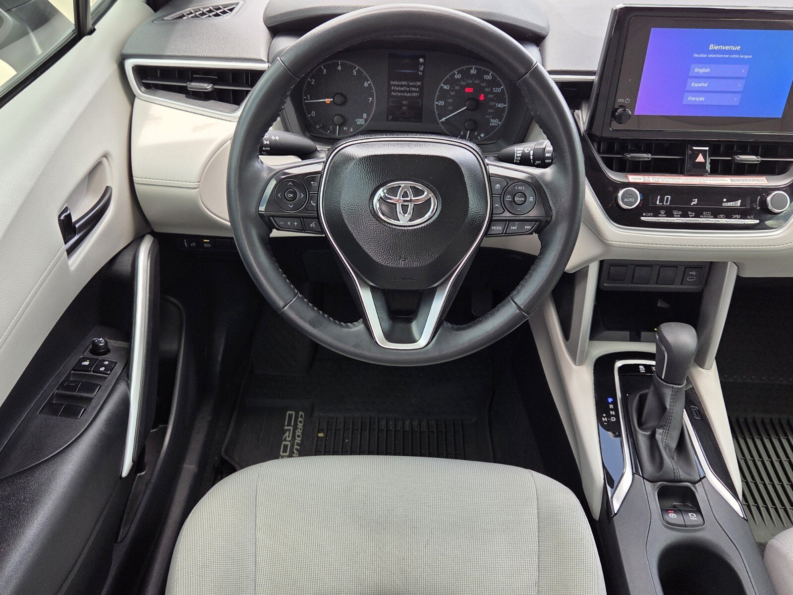 Certified 2025 Toyota Corolla Cross LE FWD image 6