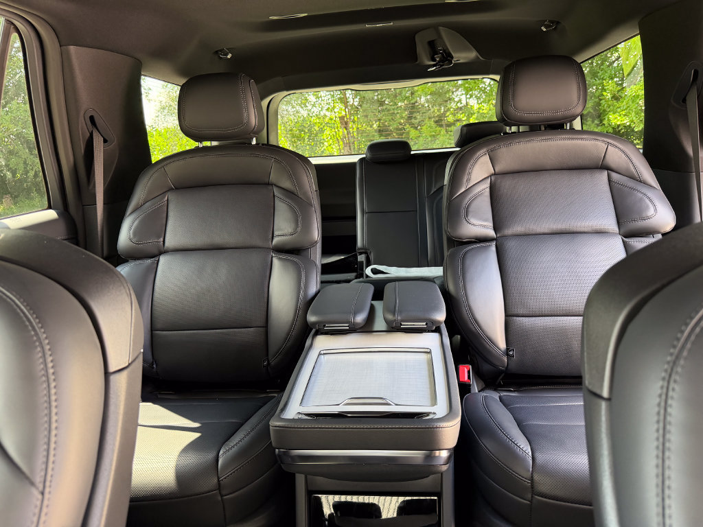 New 2027 Lincoln Navigator Reserve w/ Jet Appearance Package AWD/4WD image 59