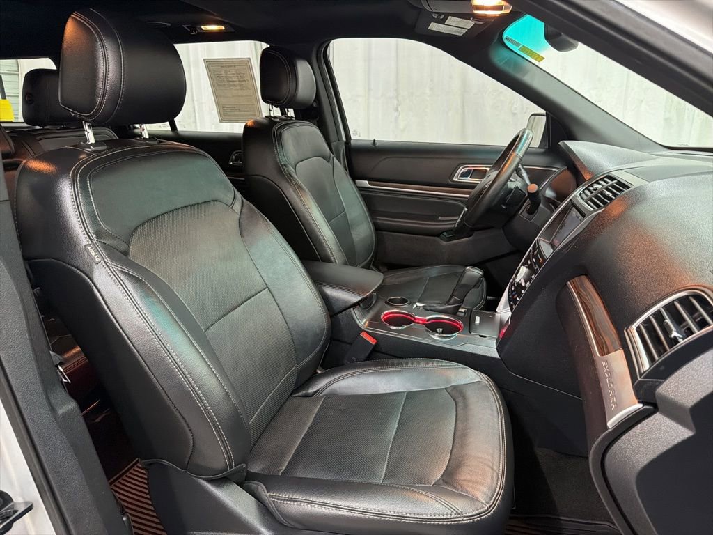 Used 2016 Ford Explorer Limited w/ Equipment Group 301A FWD image 34