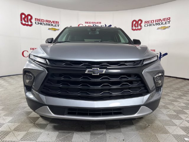 Used 2024 Chevrolet Blazer LT w/ Convenience Package FWD image 2