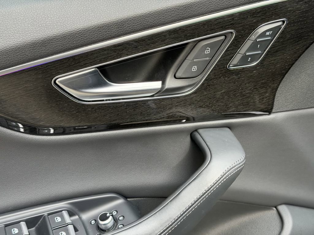 Used 2022 Audi Q7 3.0T Prestige image 22