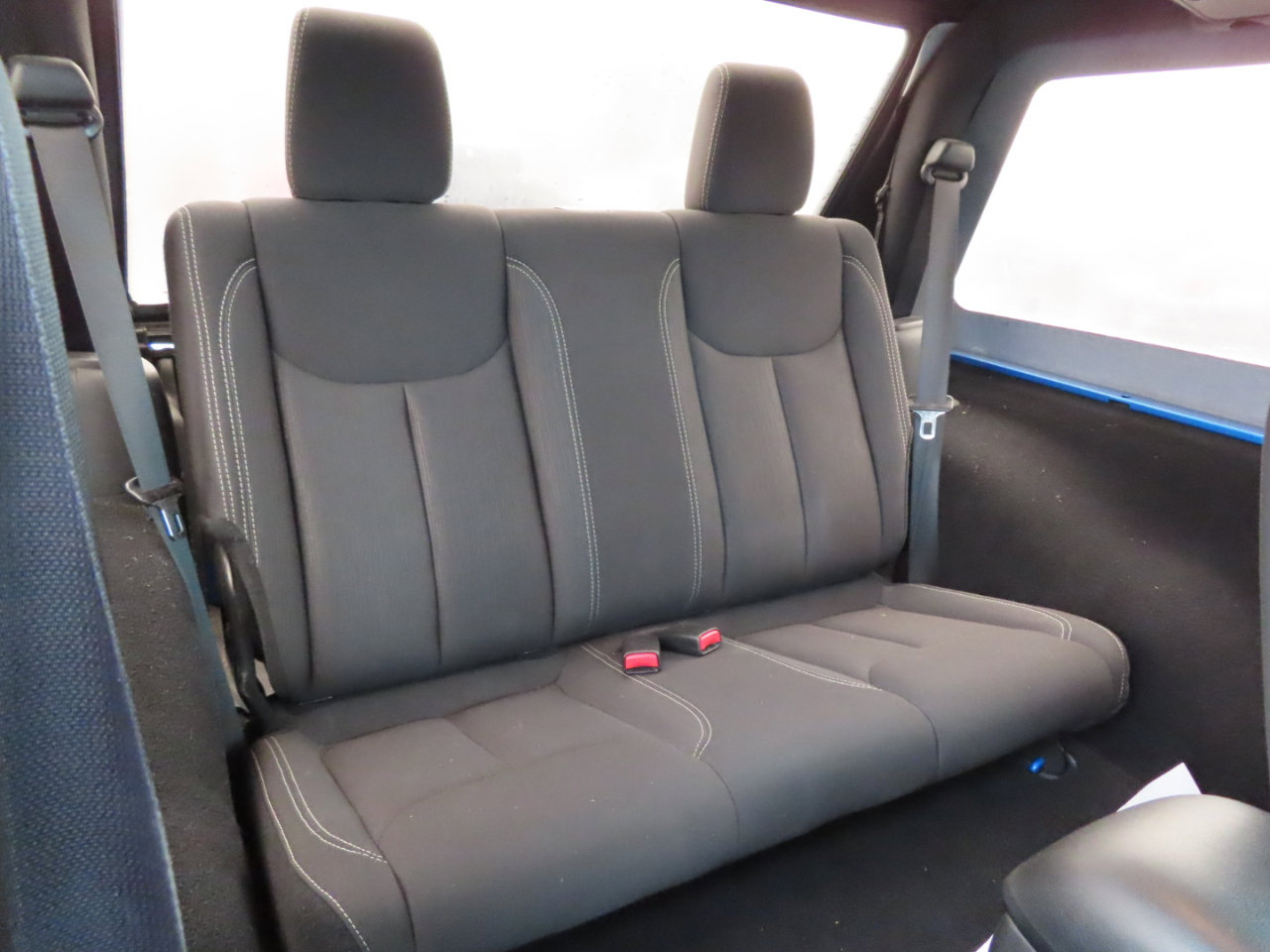 Used 2016 Jeep Wrangler Rubicon w/ Power Convenience Group image 35