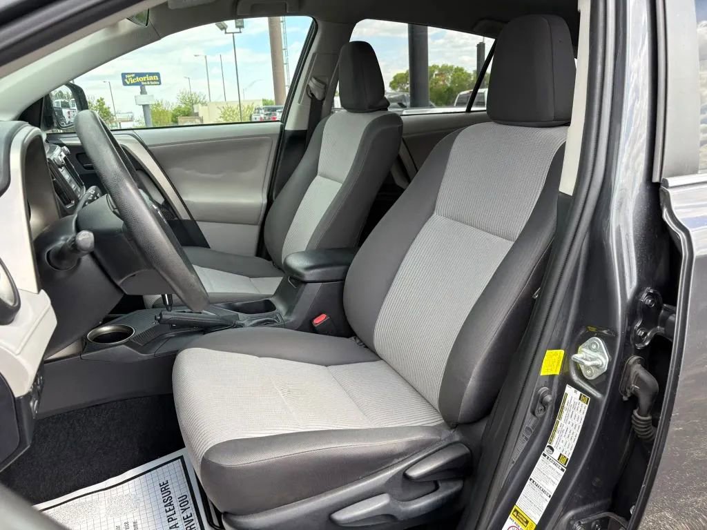 Used 2013 Toyota RAV4 LE AWD/4WD image 19