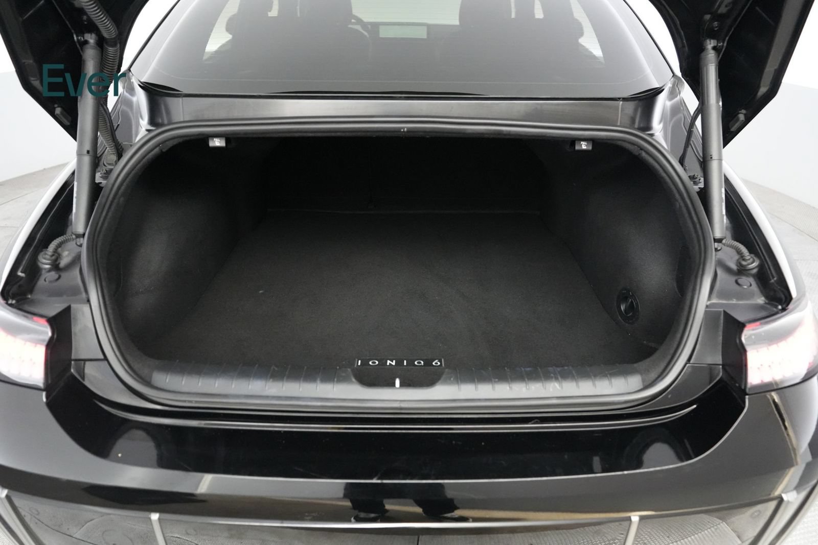 Used 2023 Hyundai Ioniq 6 Limited RWD image 8