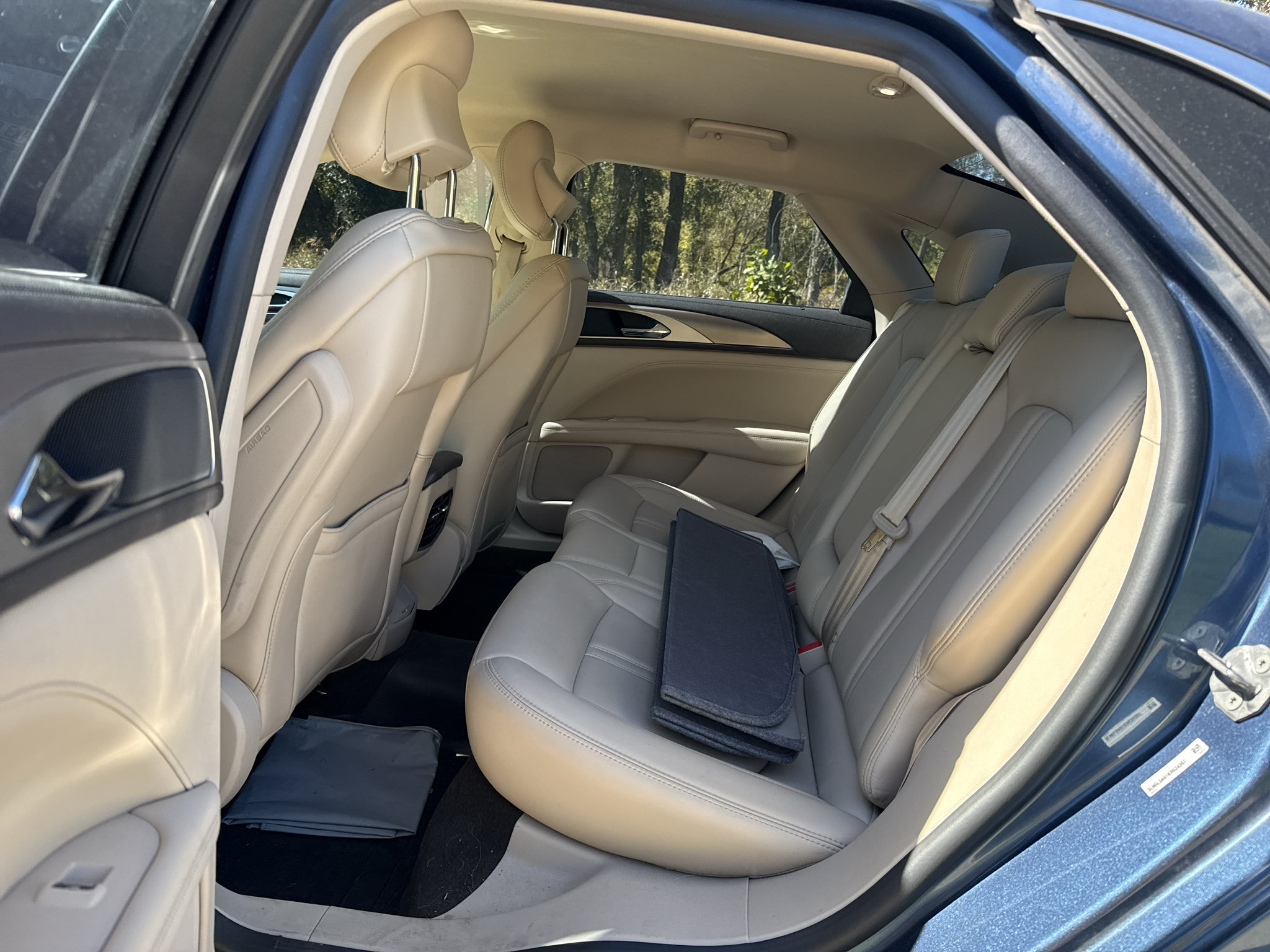 Used 2019 Lincoln MKZ Premiere FWD image 5