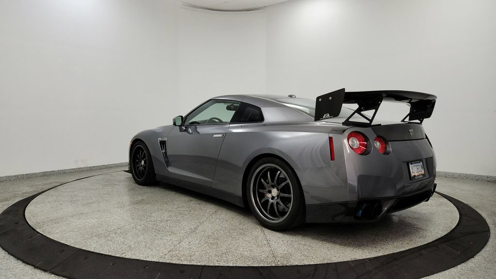 Used 2011 Nissan GT-R Premium AWD/4WD image 10