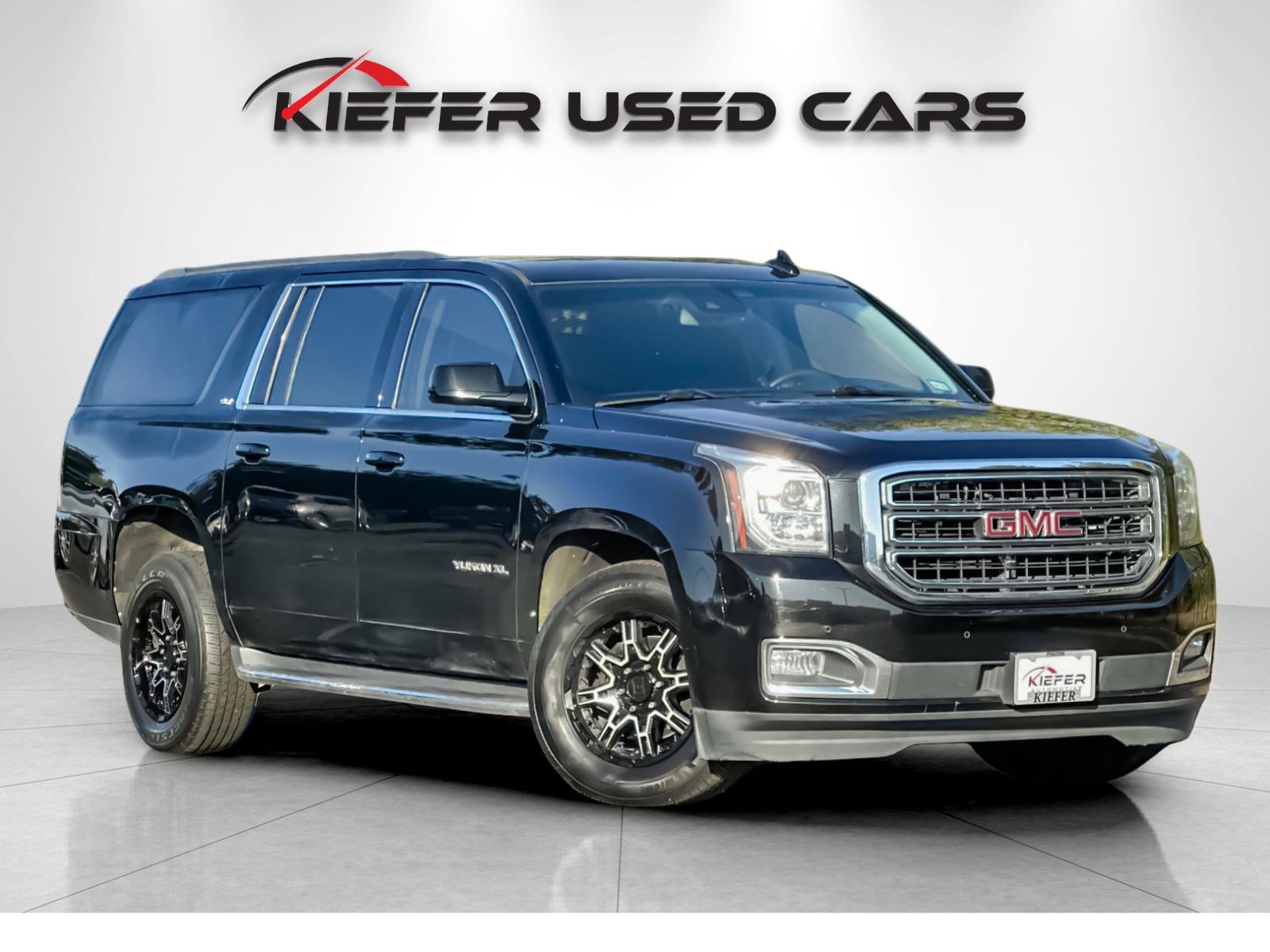 Used 2019 GMC Yukon XL SLT AWD/4WD image 2