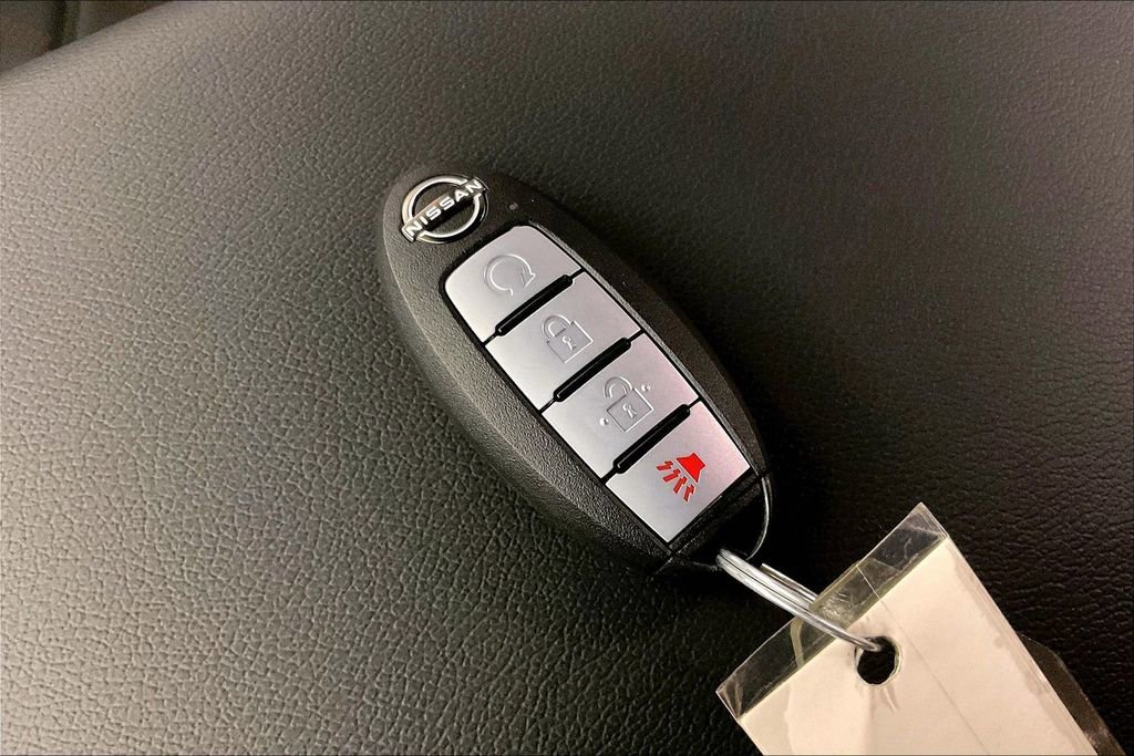 Certified 2025 Nissan Frontier Pro-X w/ Pro Premium Package image 13