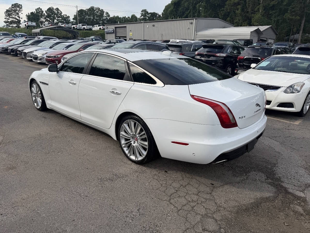 Used 2016 Jaguar XJ L Supercharged RWD image 6