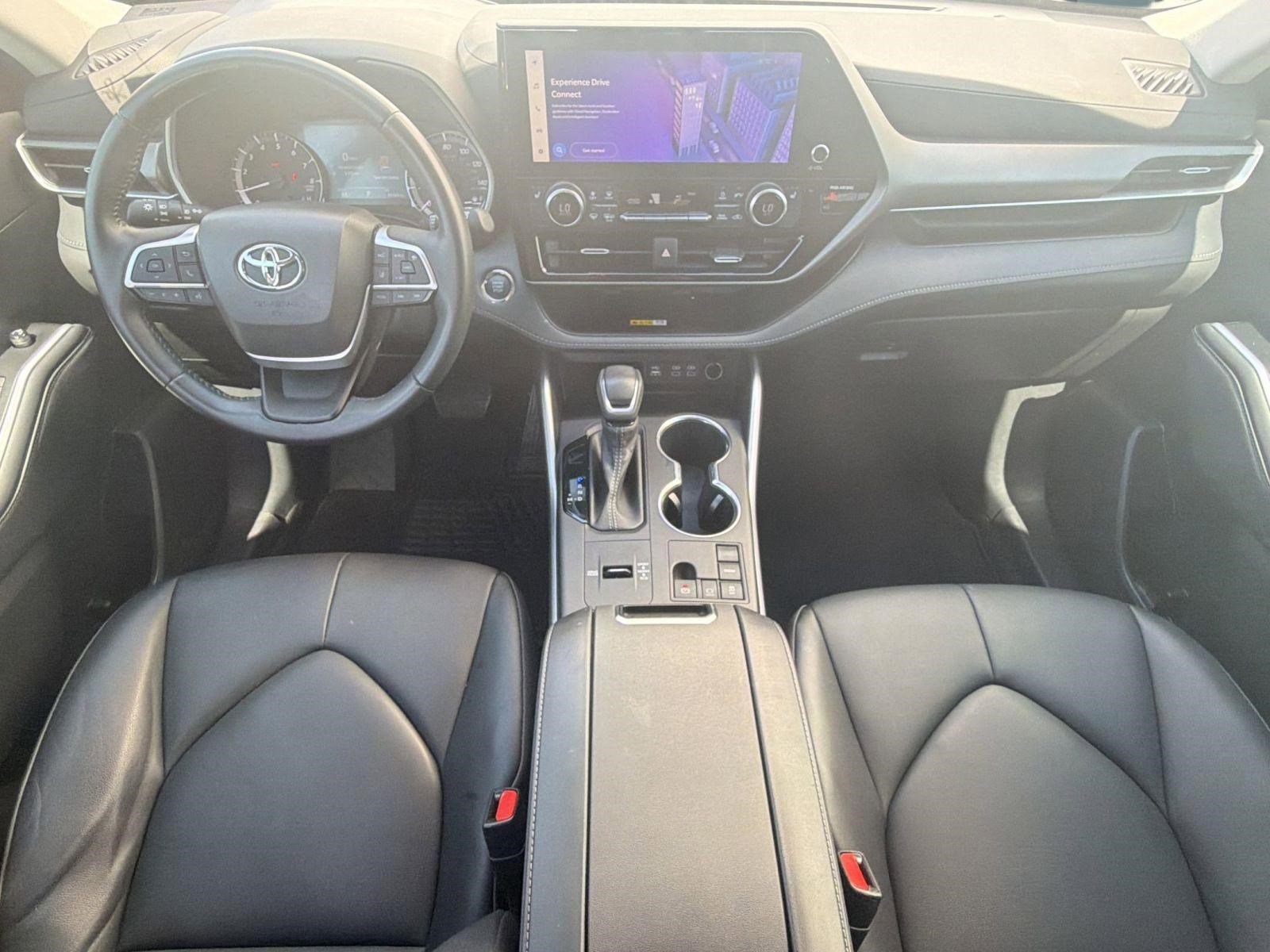 Used 2023 Toyota Highlander XLE image 14