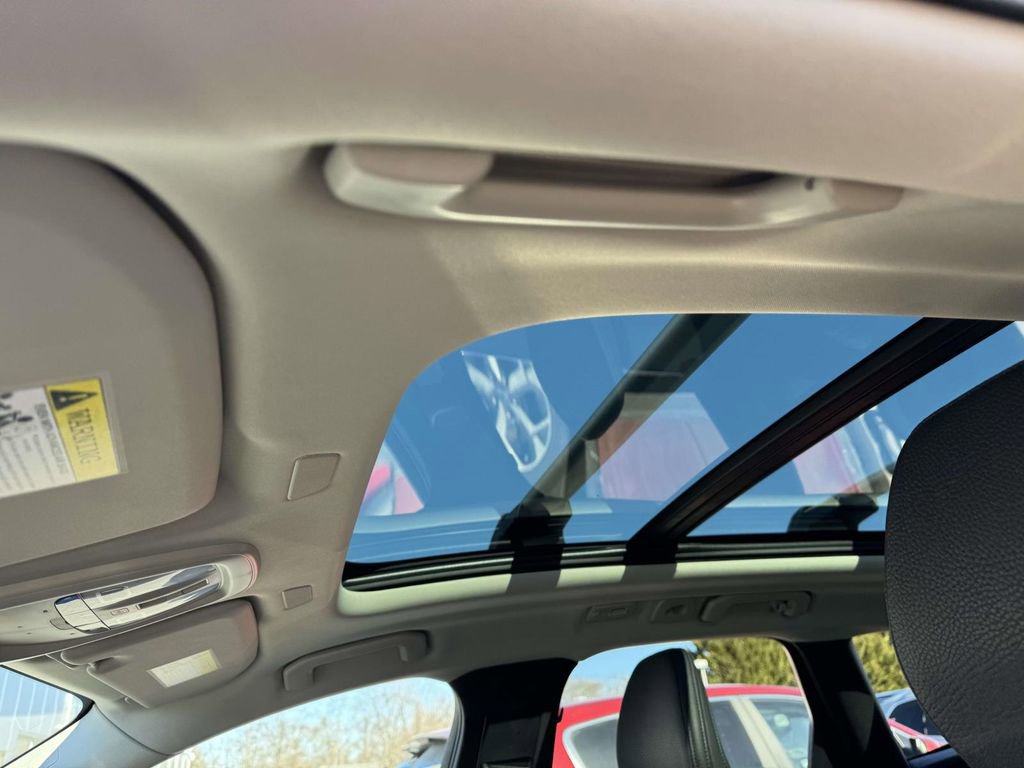 Certified 2023 Volvo XC60 B5 Plus image 18