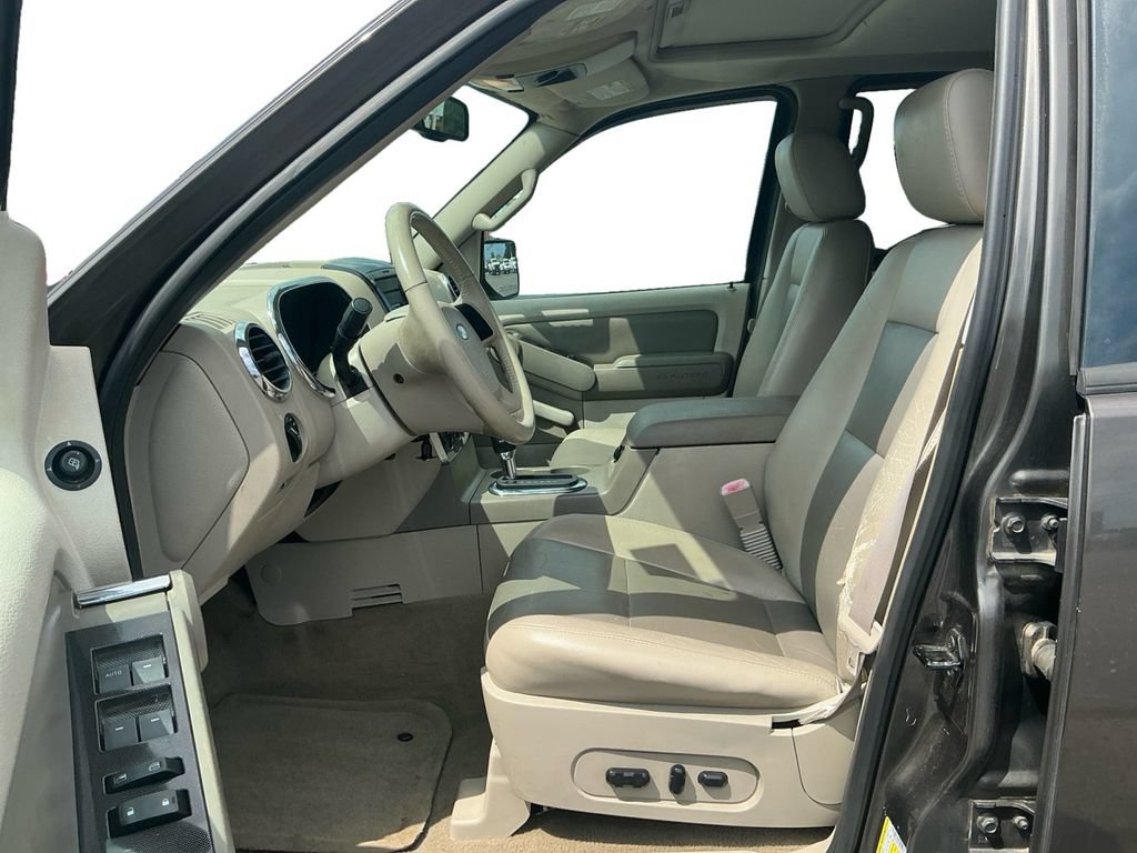Used 2006 Ford Explorer XLT RWD image 14