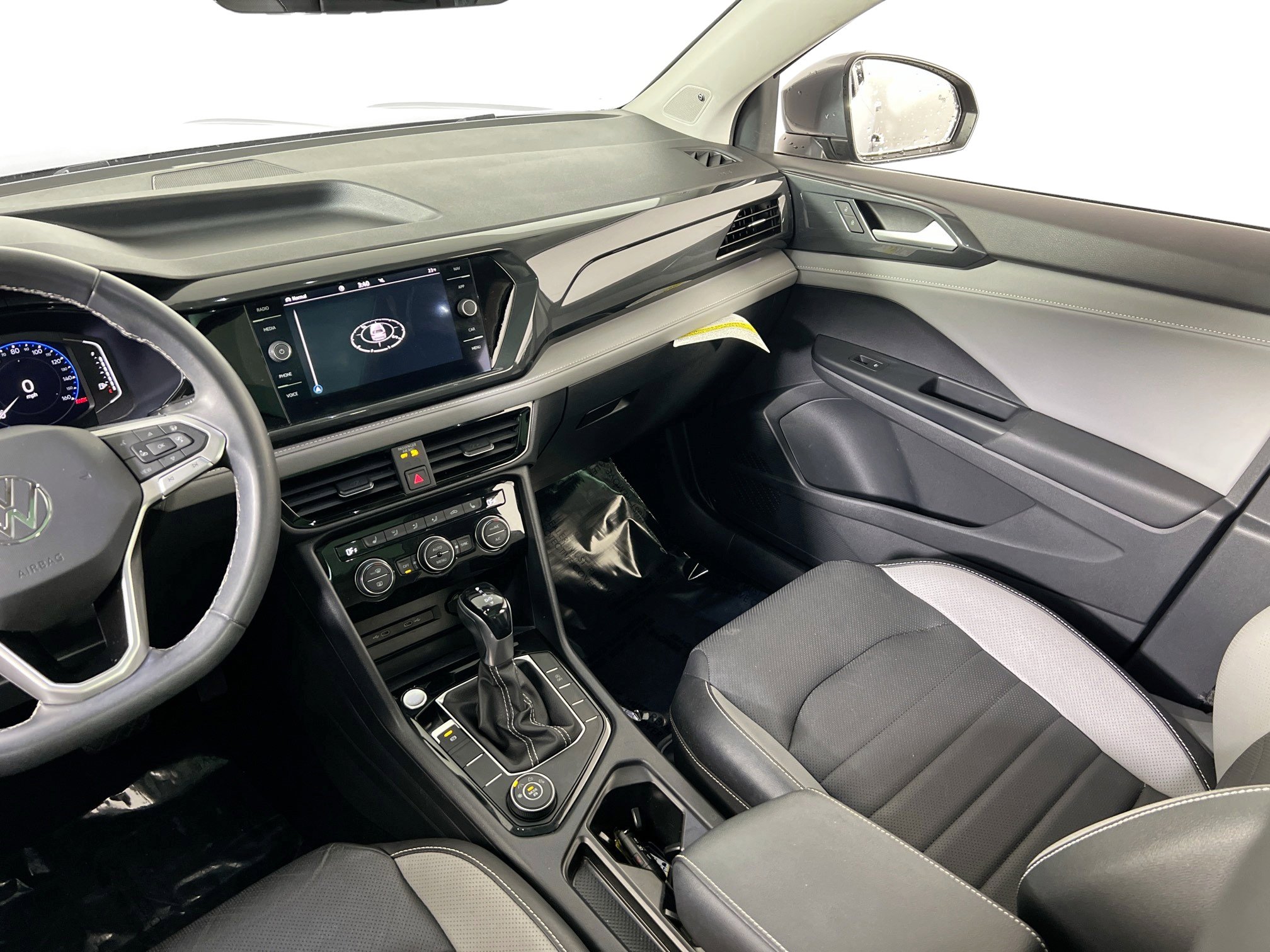 Used 2022 Volkswagen Taos SEL image 24