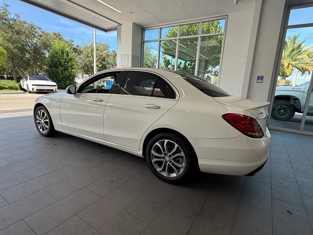 Used 2016 Mercedes-Benz C 300 4MATIC Sedan image 4