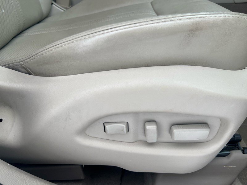 Used 2012 Cadillac SRX Luxury image 11