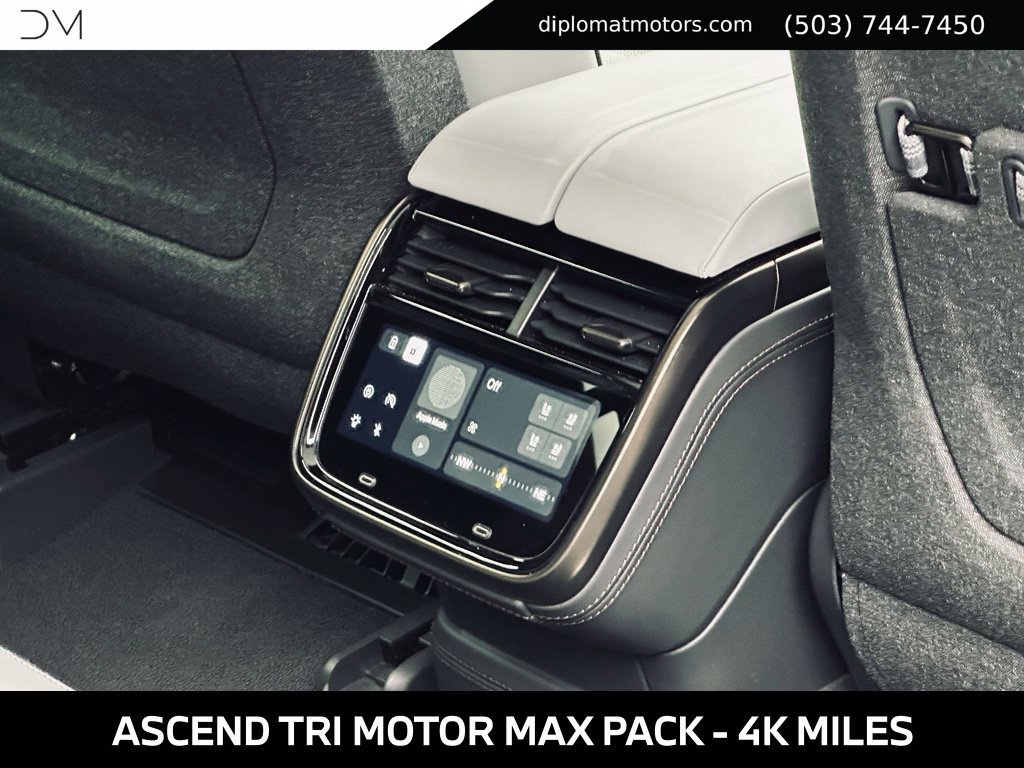 Used 2025 Rivian R1S Premium Dual AWD/4WD image 23