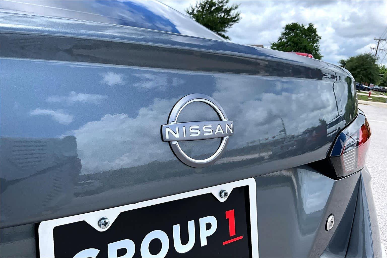 Used 2025 Nissan Versa S w/ Trunk Package FWD image 31