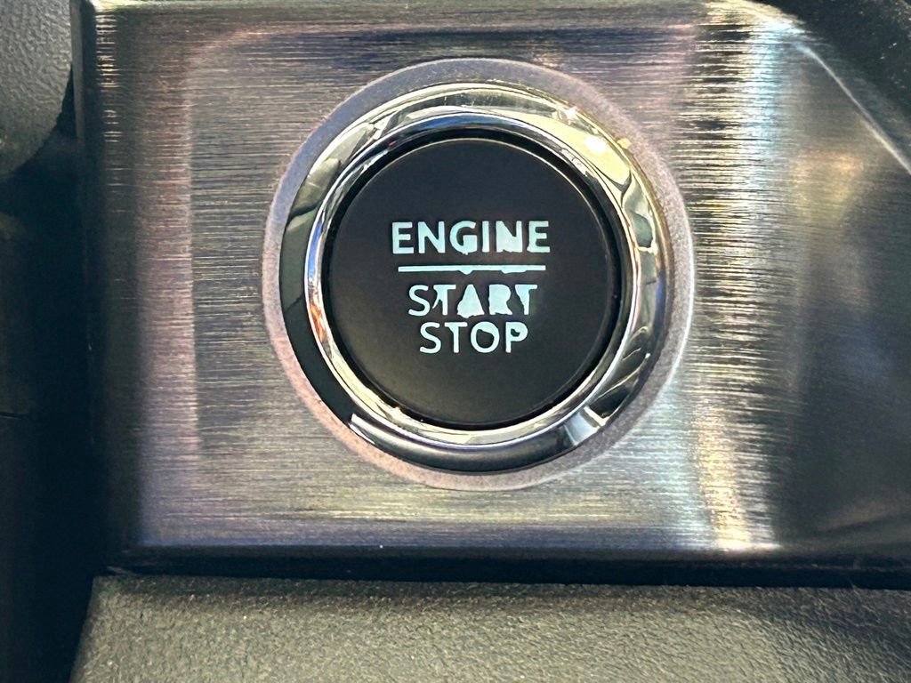 Used 2023 Ford F250 Lariat w/ Lariat Ultimate Package AWD/4WD image 46