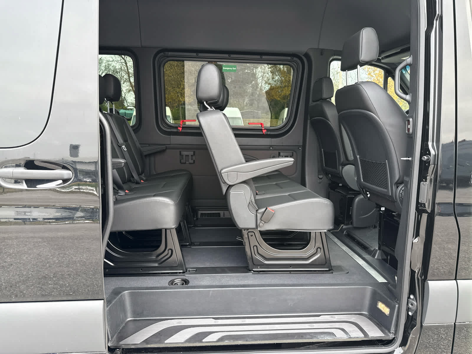 Used 2025 Mercedes-Benz Sprinter 2500 image 31