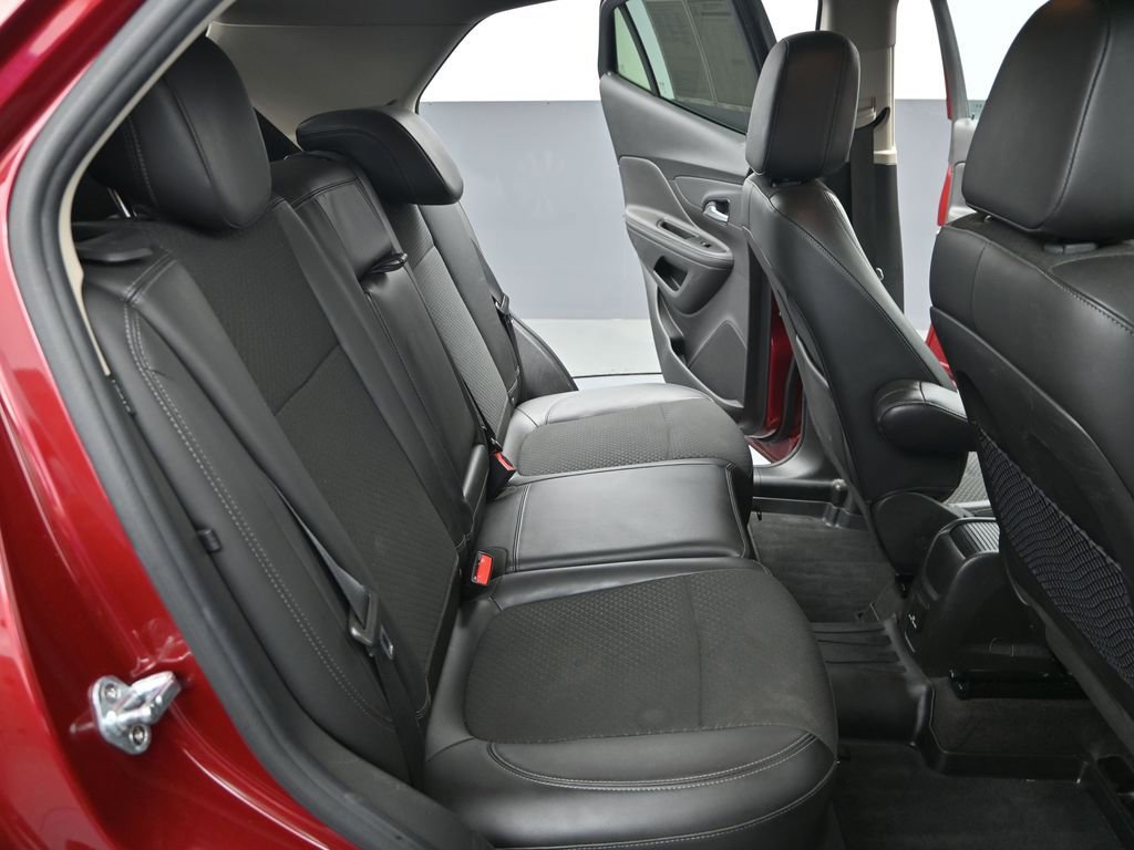 Used 2021 Buick Encore Preferred w/ Safety Package image 27
