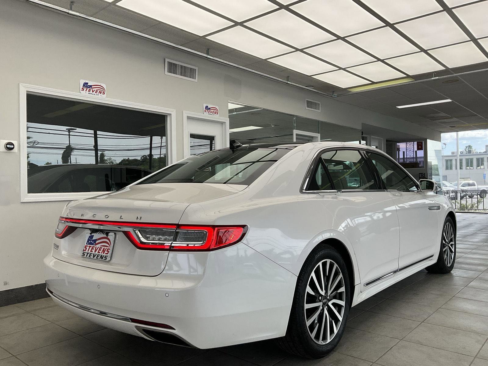 Used 2019 Lincoln Continental Select w/ Continental Climate Package AWD/4WD image 5